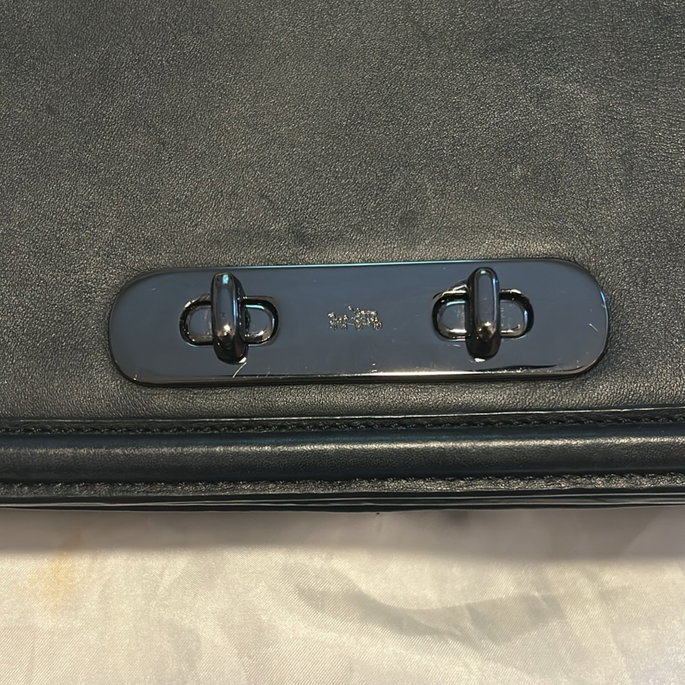Coach Swagger Shoulder Bag 20 in Black - Picture 5 of 12